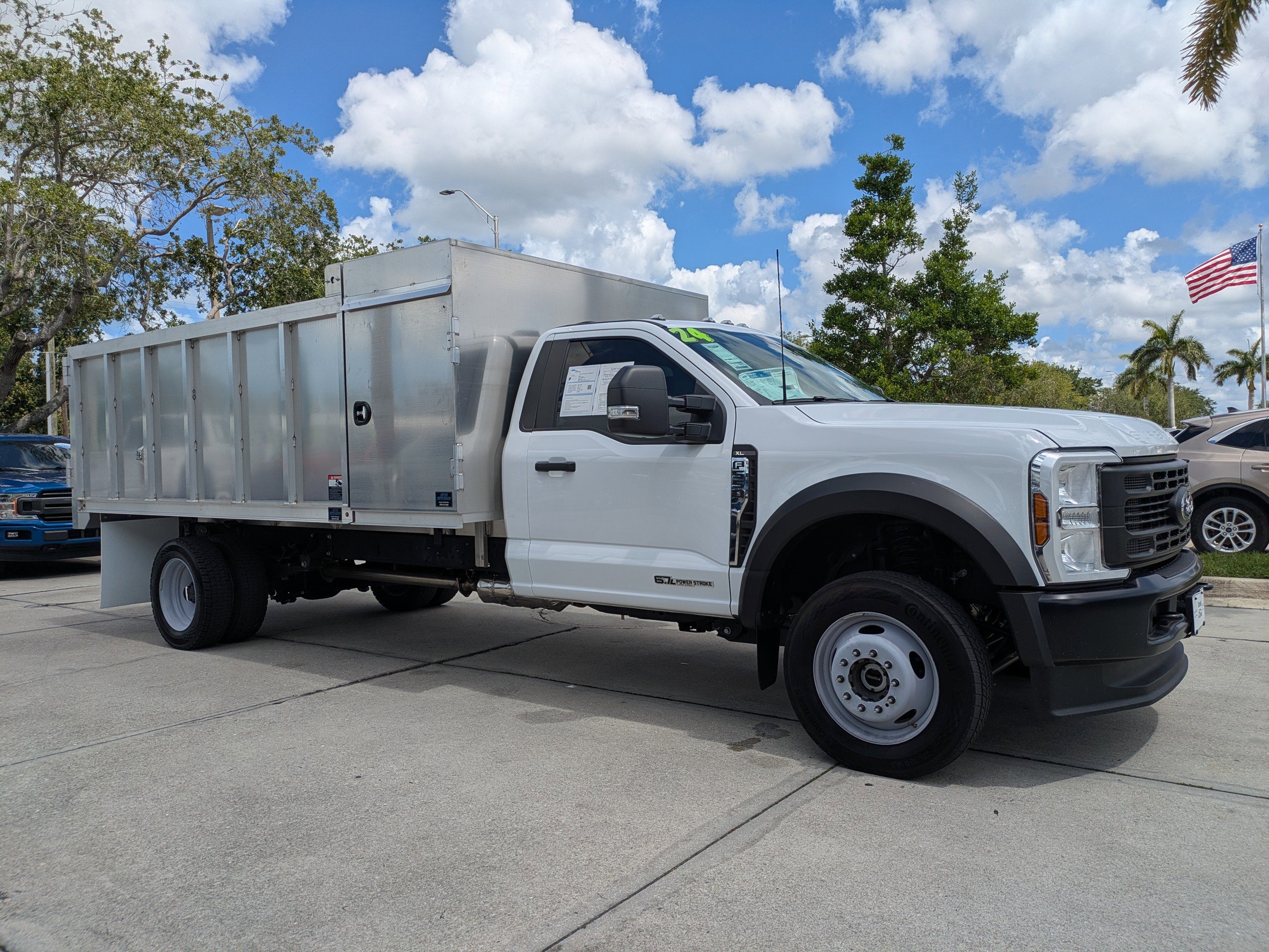 Certified 2024 Ford F550 4x4 Regular Cab Super Duty image 2
