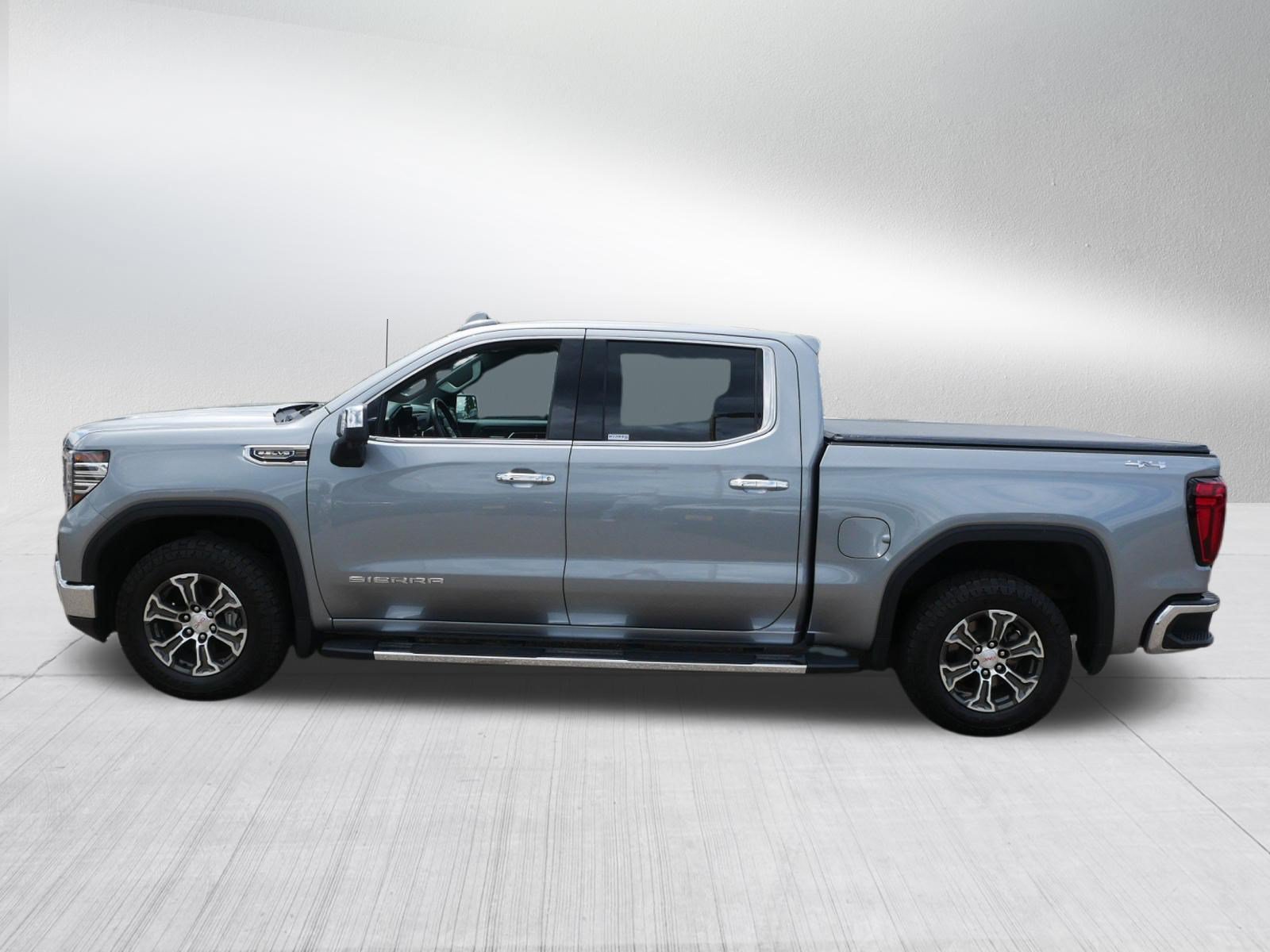 Used 2024 GMC Sierra 1500 SLT AWD/4WD image 4