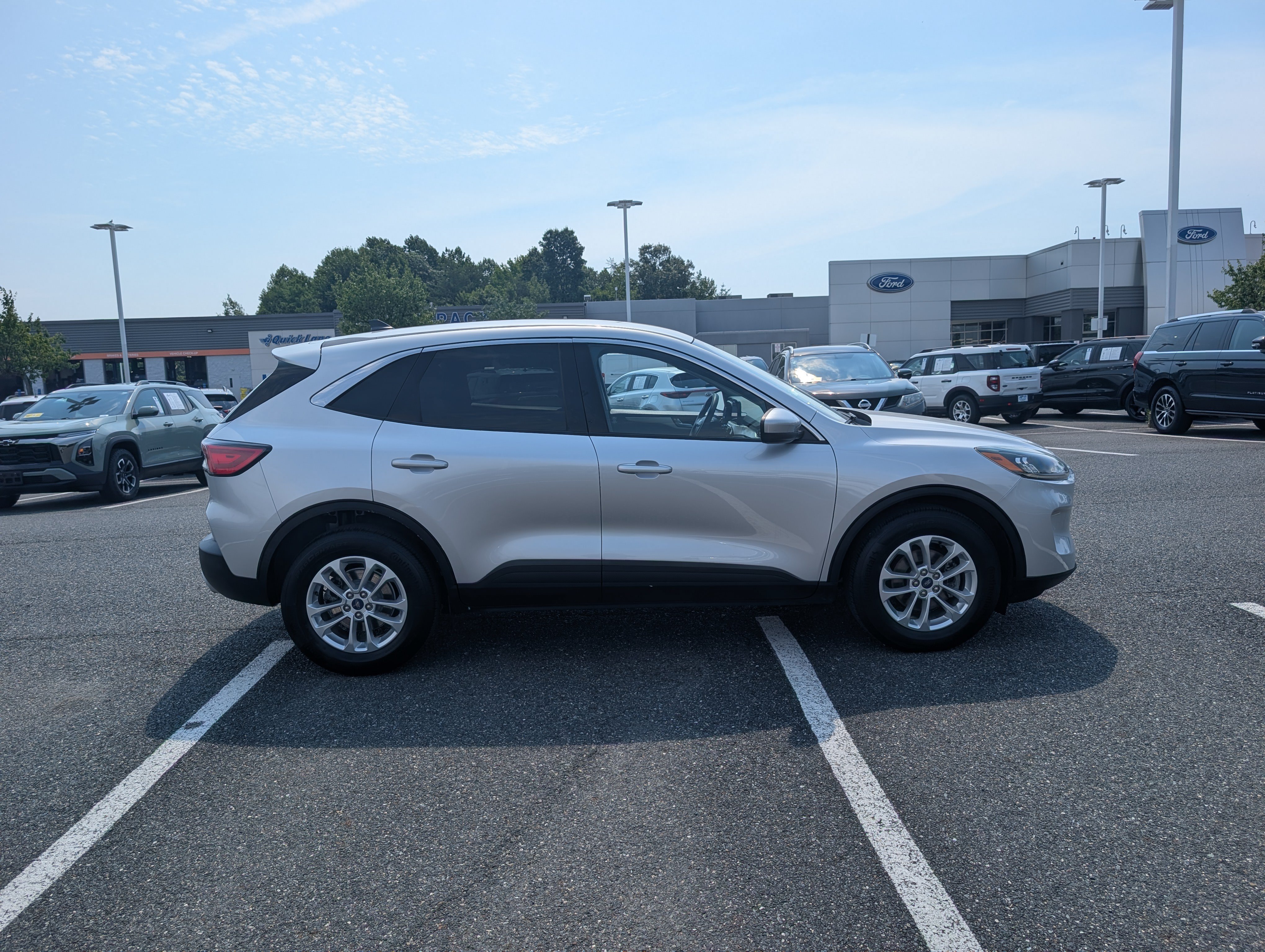 Certified 2020 Ford Escape SE AWD/4WD image 2
