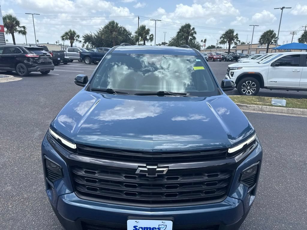 Used 2026 Chevrolet Traverse LT w/ Midnight/Sport Edition FWD image 6