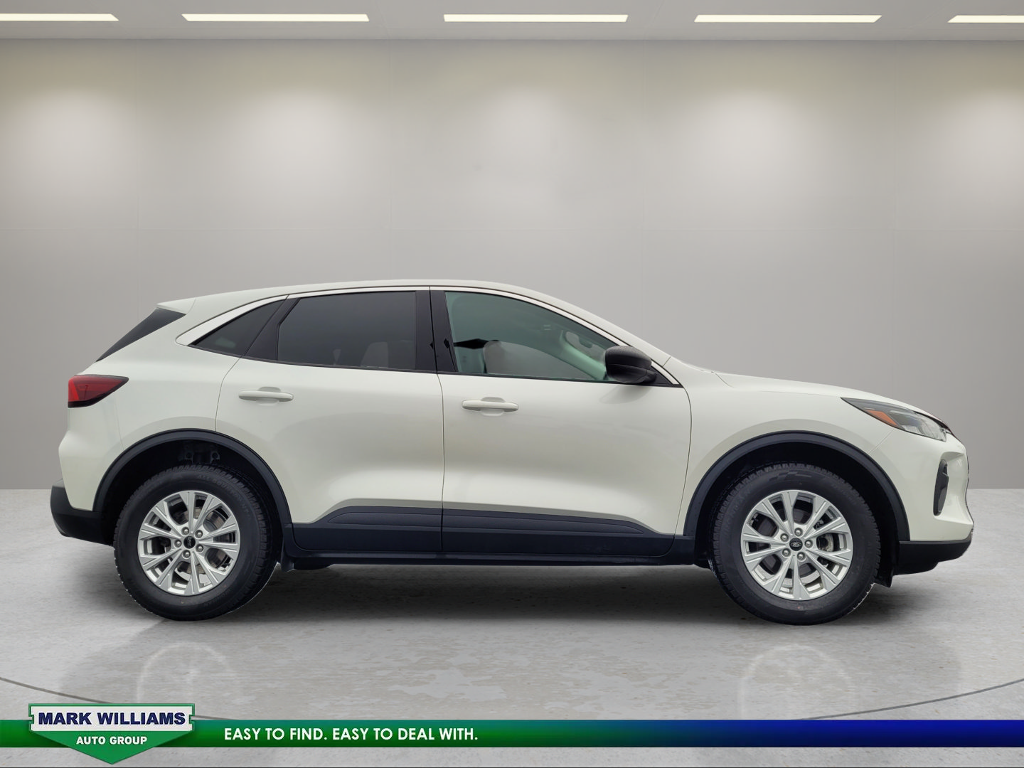 Certified 2023 Ford Escape Active AWD/4WD image 2