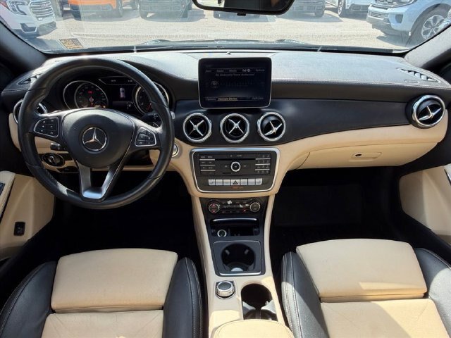 Used 2018 Mercedes-Benz GLA 250 image 16