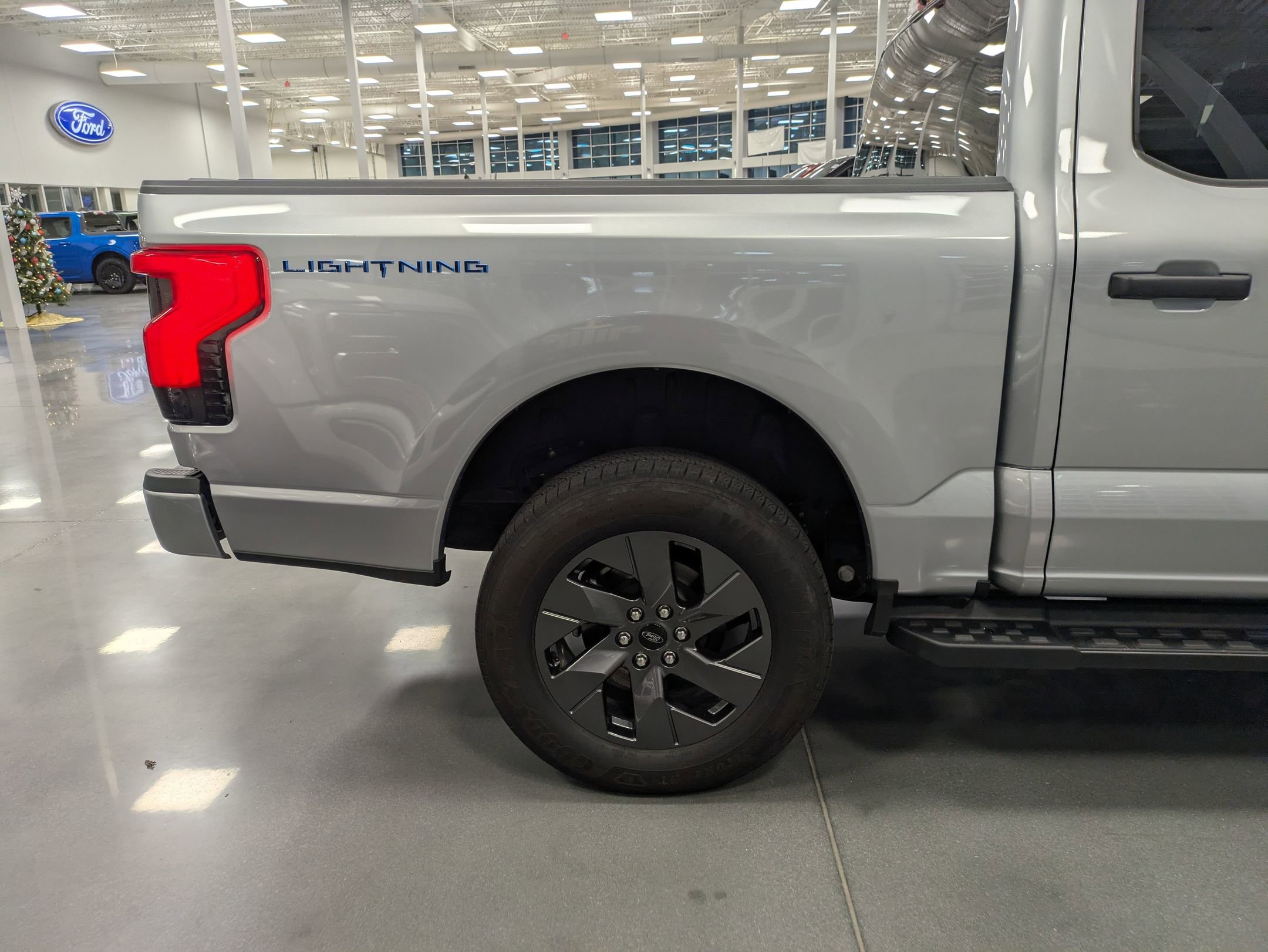 Certified 2024 Ford F150 Lightning XLT w/ Max Trailer Tow Package image 40