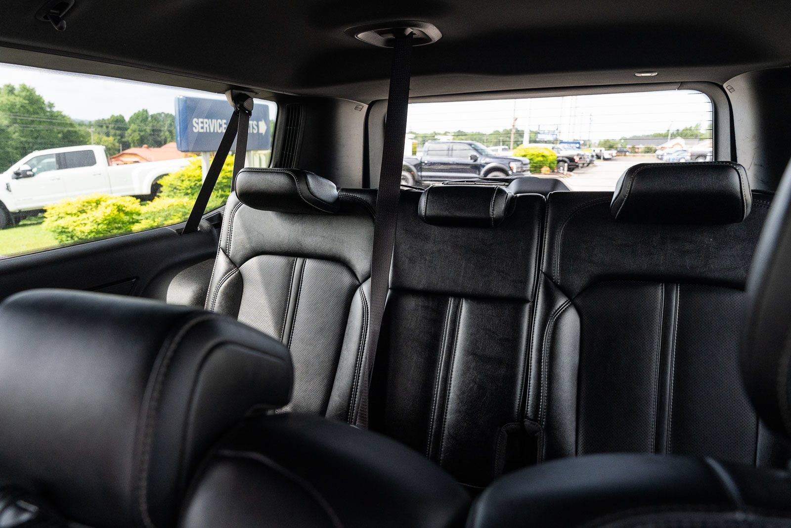 Used 2024 Jeep Wagoneer L Series II w/ Flexible Seating Group AWD/4WD image 35
