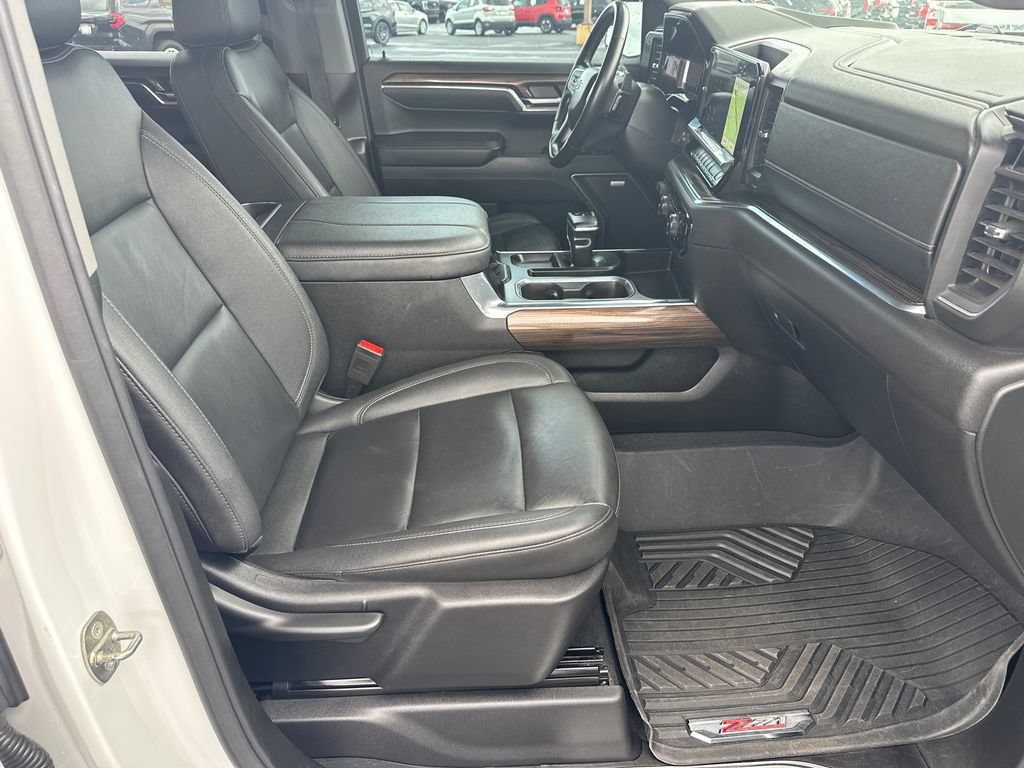 Used 2024 Chevrolet Silverado 1500 RST AWD/4WD image 13