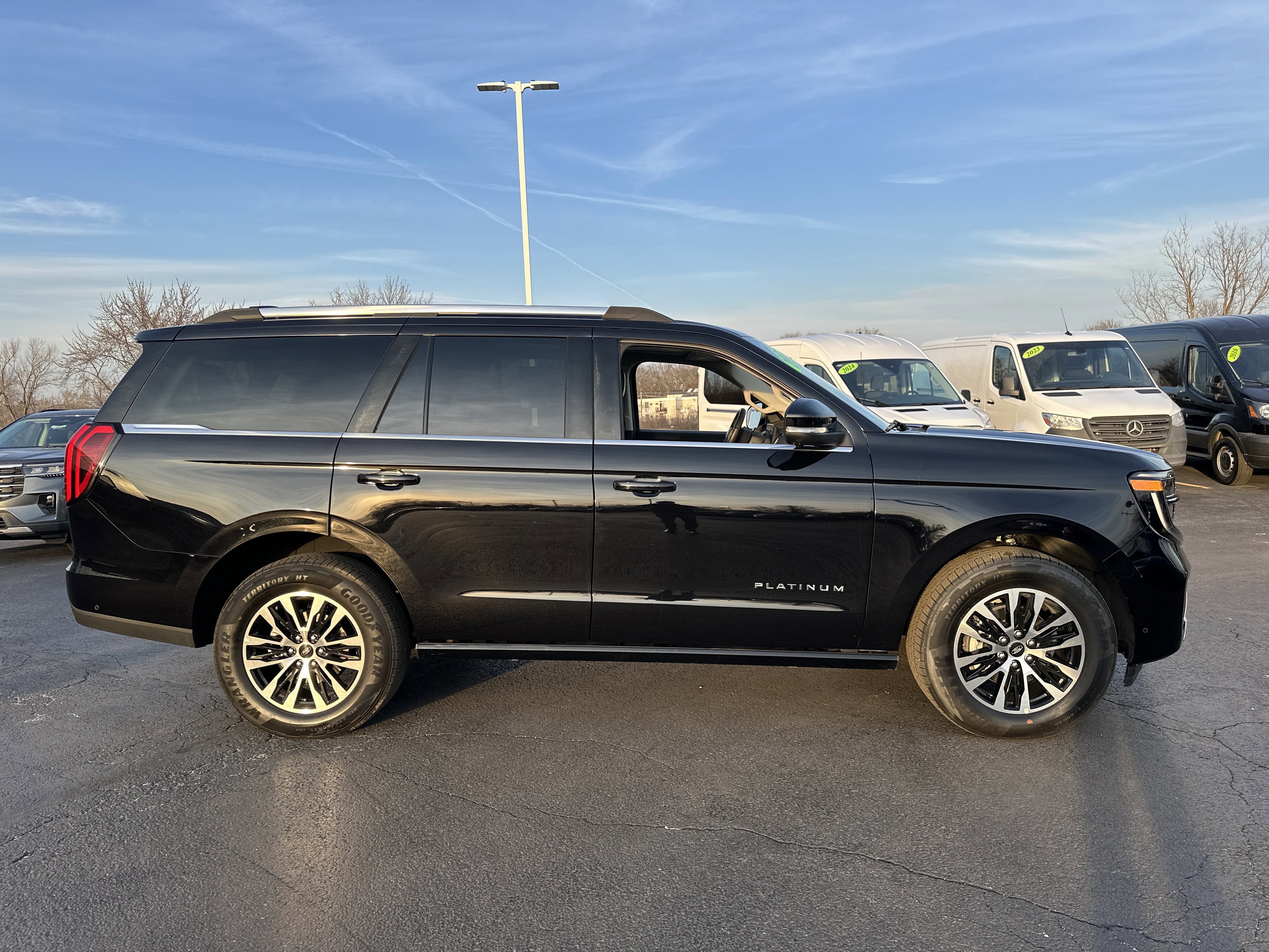 Certified 2025 Ford Expedition Platinum image 2