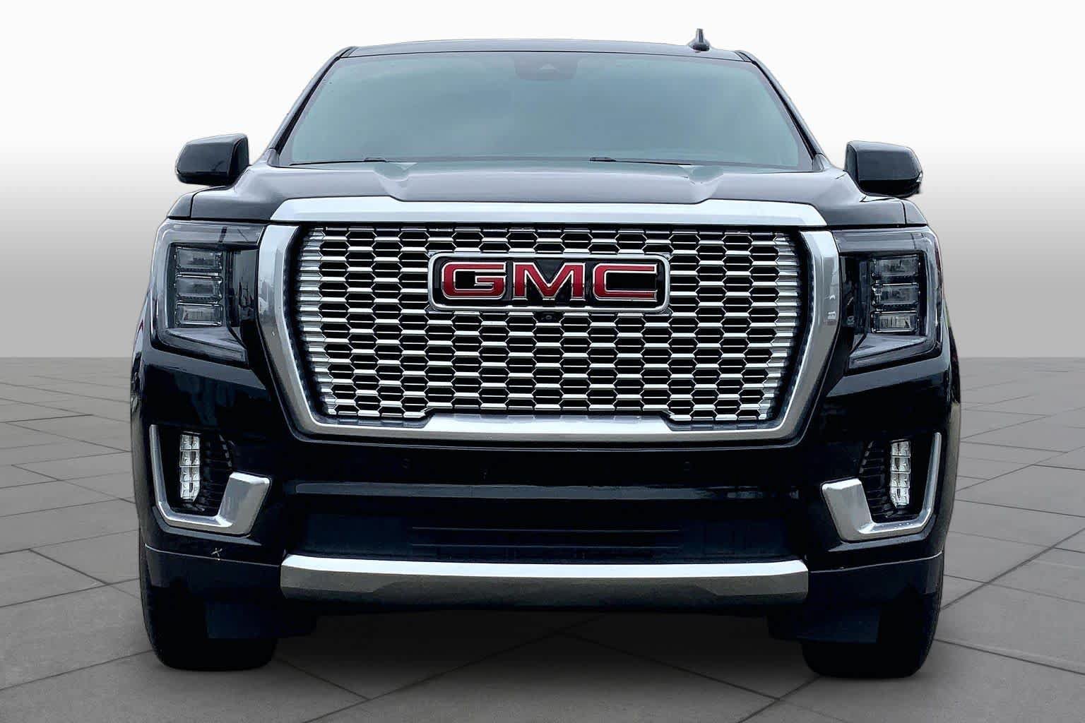 Used 2024 GMC Yukon XL Denali AWD/4WD image 4