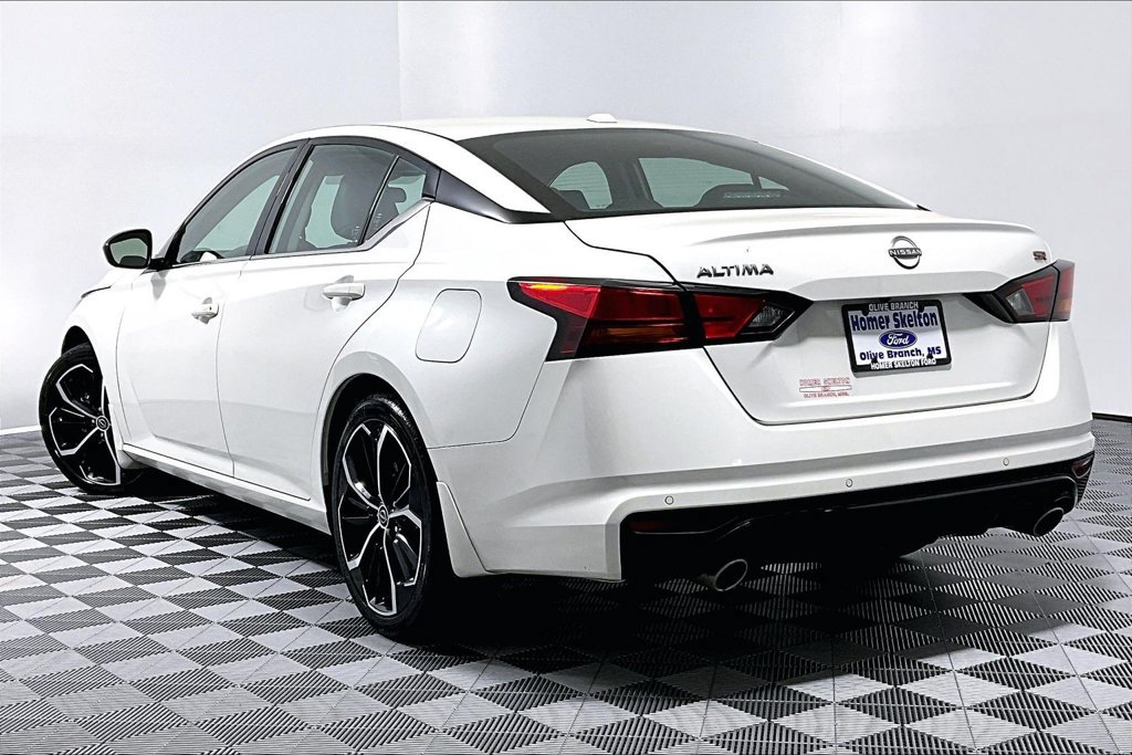 Used 2024 Nissan Altima 2.5 SR FWD image 11