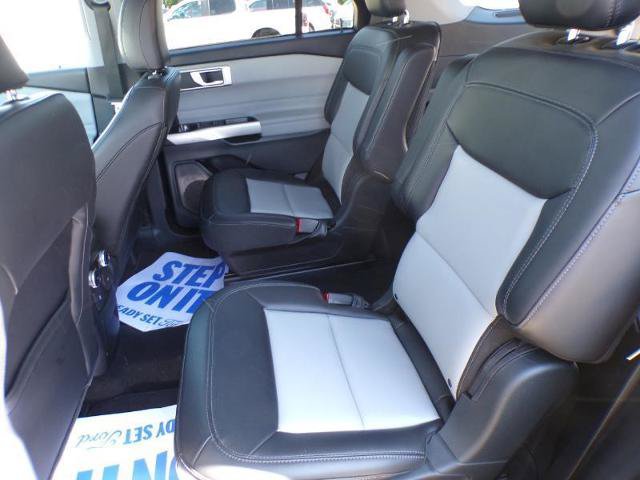Certified 2023 Ford Explorer XLT w/ Equipment Group 202A AWD/4WD image 9