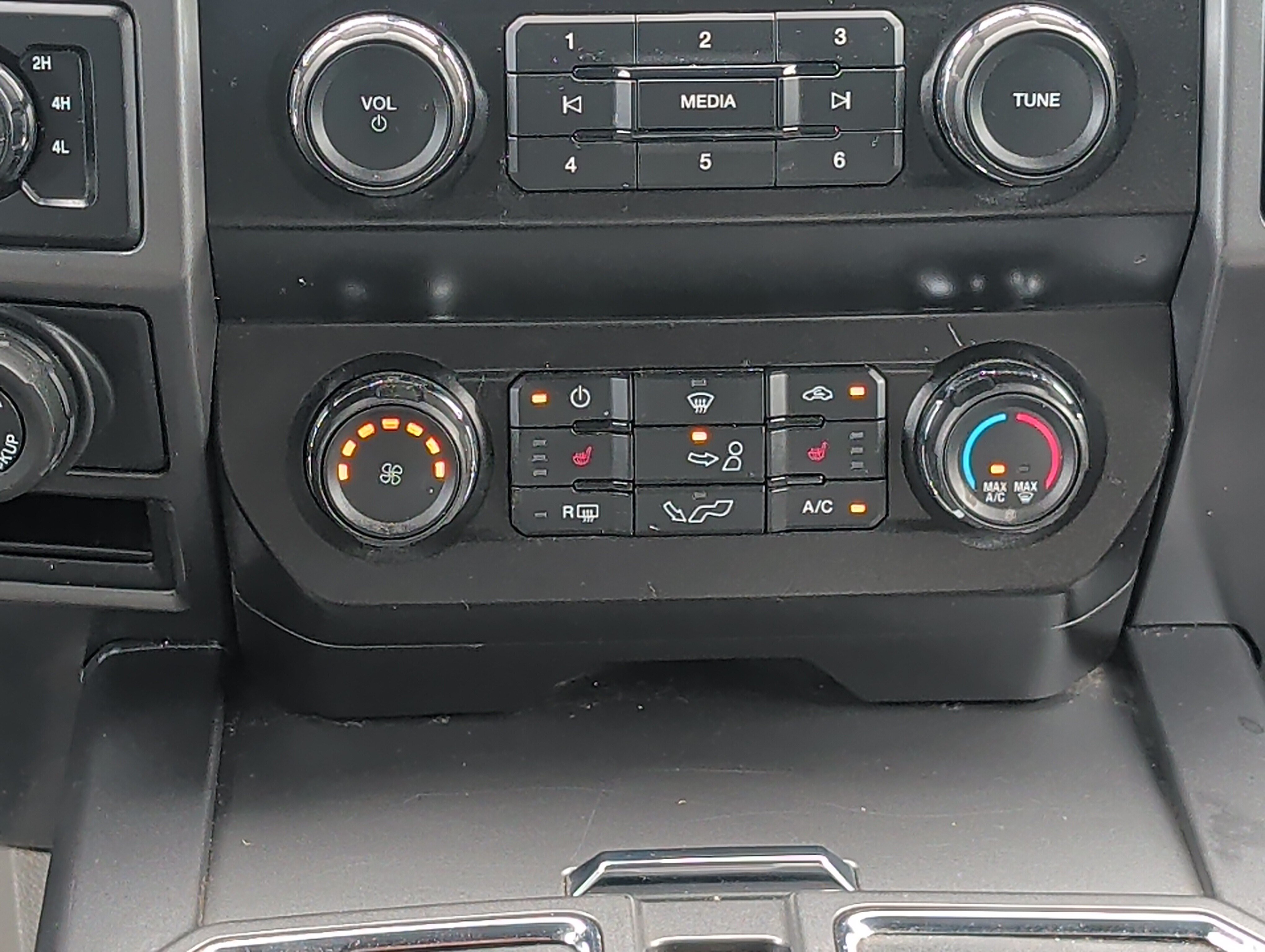 Certified 2020 Ford F150 XLT w/ Equipment Group 302A Luxury AWD/4WD image 25