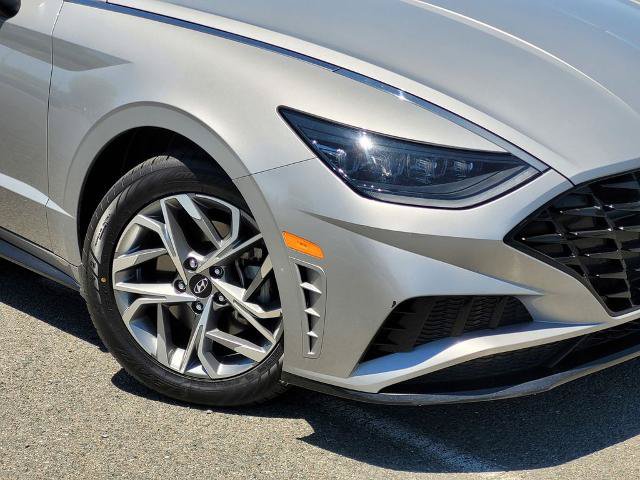 Used 2023 Hyundai Sonata SEL w/ Preferred Accessory Package FWD image 9