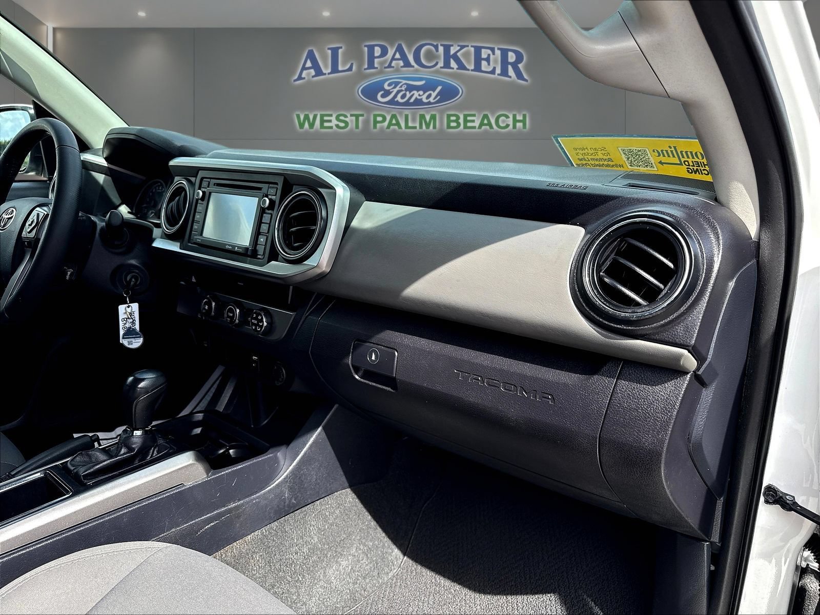 Used 2017 Toyota Tacoma SR5 w/ SR5 Appearance Package (SM) RWD image 31