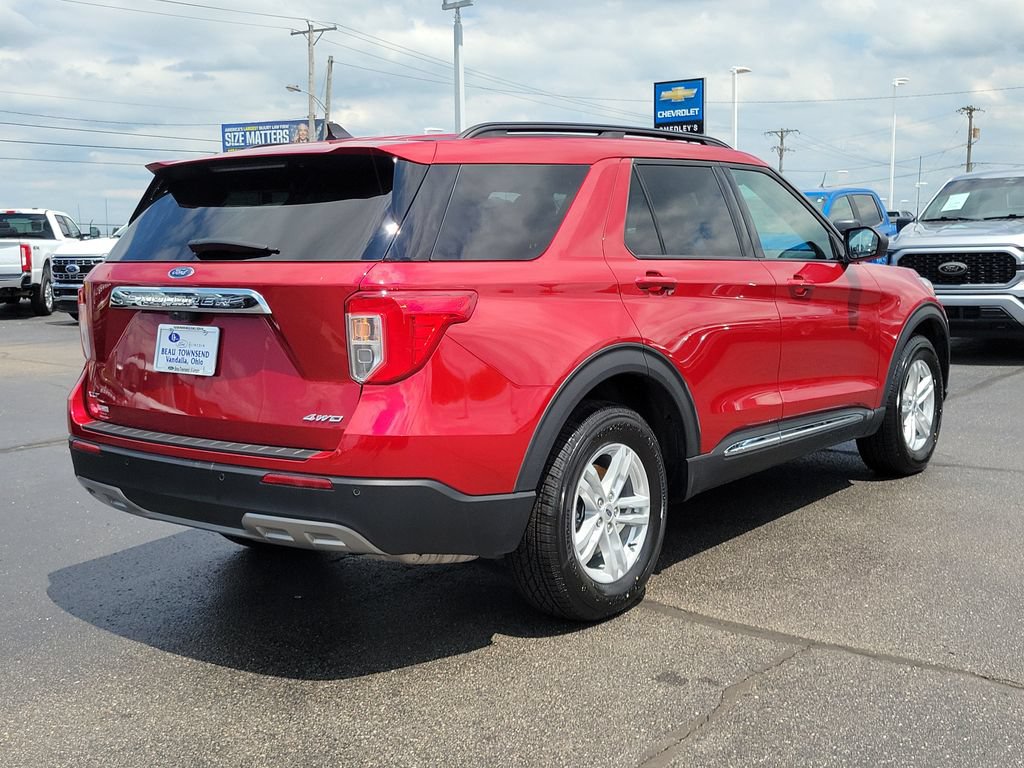 Certified 2023 Ford Explorer XLT w/ Equipment Group 202A AWD/4WD image 4