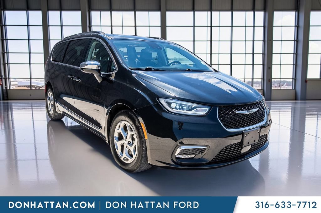 Used 2023 Chrysler Pacifica Limited FWD image 31