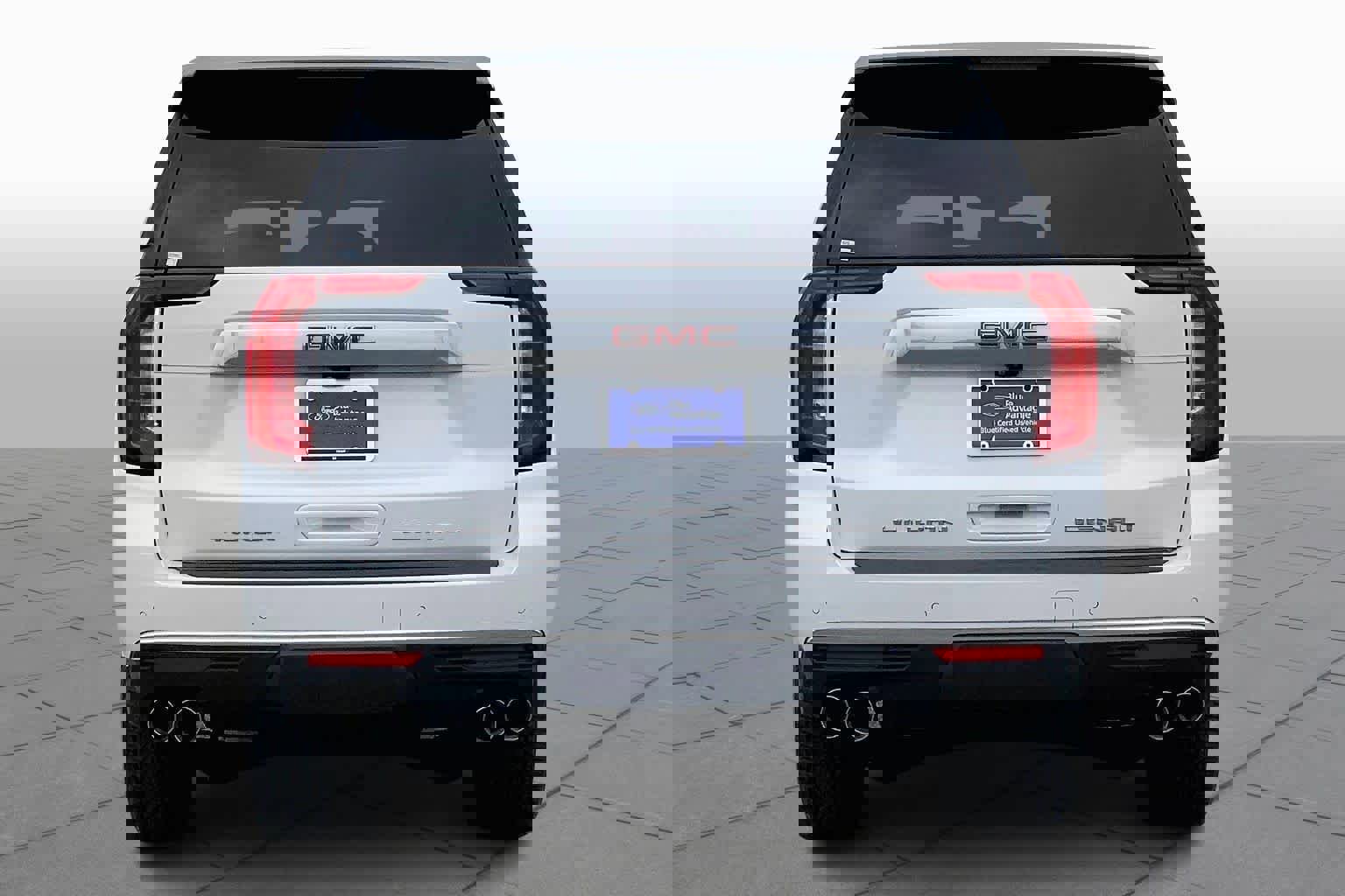 Used 2021 GMC Yukon Denali w/ Denali Premium Package image 2