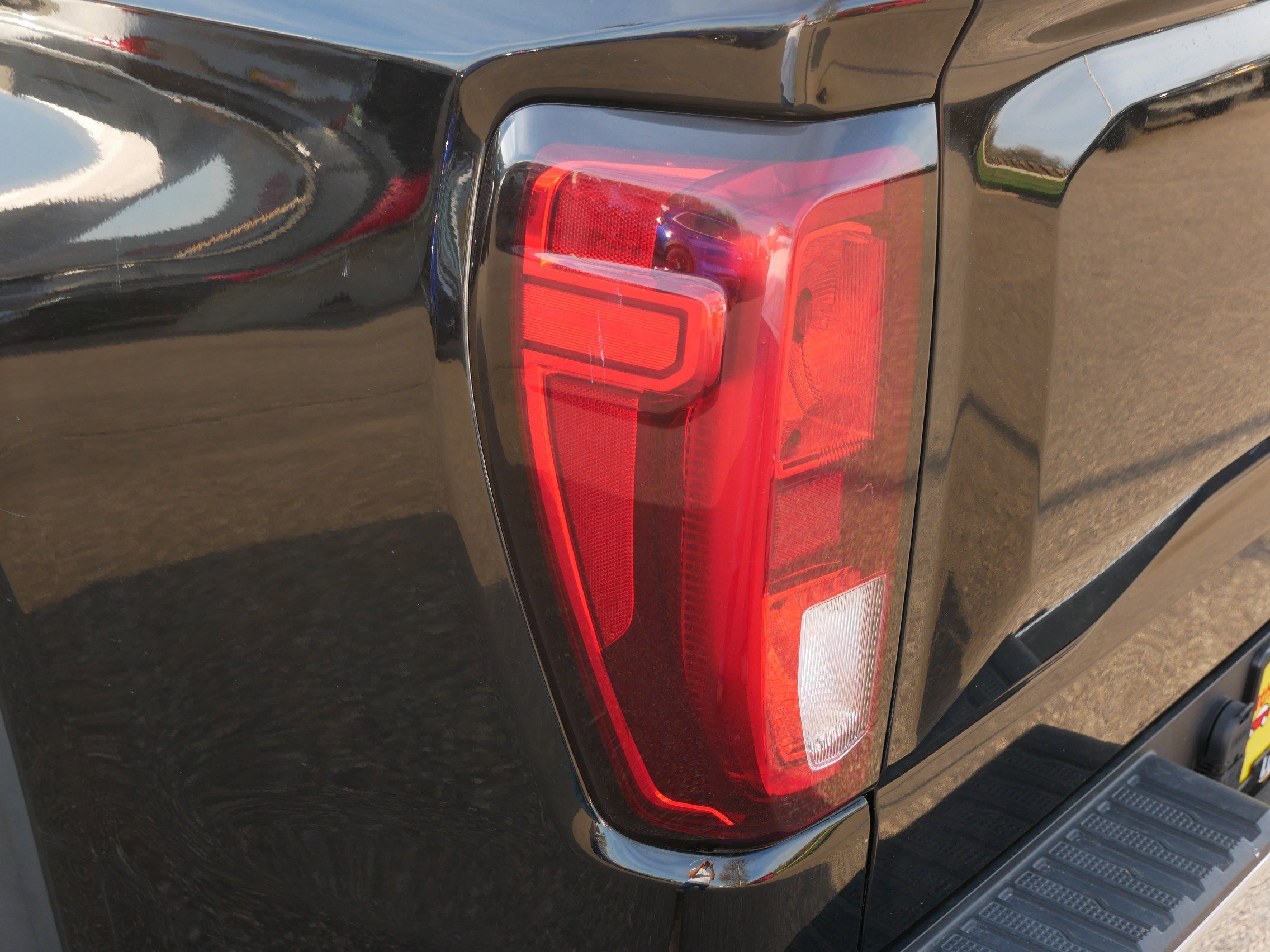 Used 2019 GMC Sierra 1500 SLE w/ SLE Value Package AWD/4WD image 17