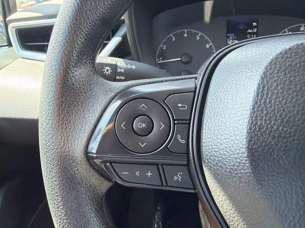 Used 2025 Toyota Corolla LE FWD image 17