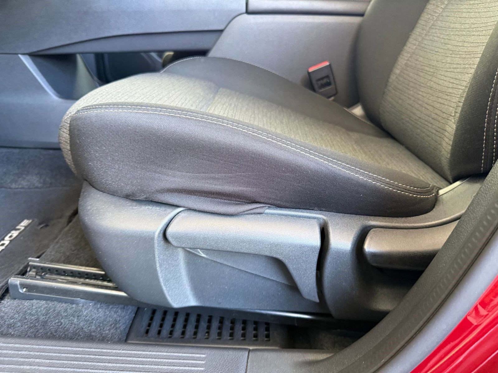 Used 2022 Nissan Rogue S FWD image 14