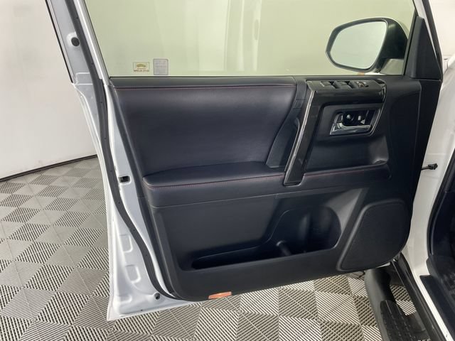 Used 2019 Toyota 4Runner TRD Off-Road Premium AWD/4WD image 19