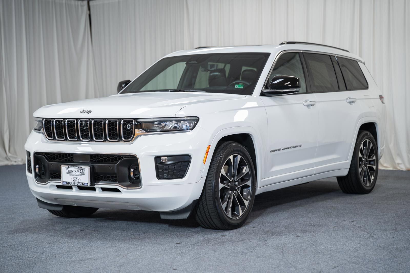 Used 2021 Jeep Grand Cherokee L Overland w/ Advanced Protech Group III AWD/4WD image 3