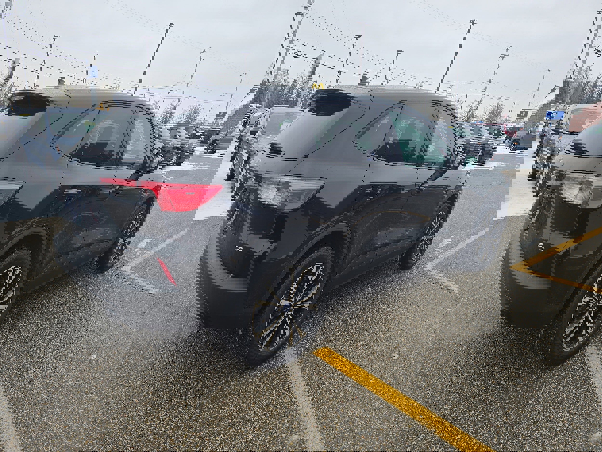 Certified 2022 Ford Escape SE w/ SE Sport Appearance Package image 3