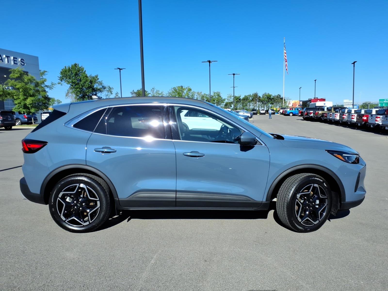 Certified 2026 Ford Escape Platinum w/ Premium Technology Package AWD/4WD image 2