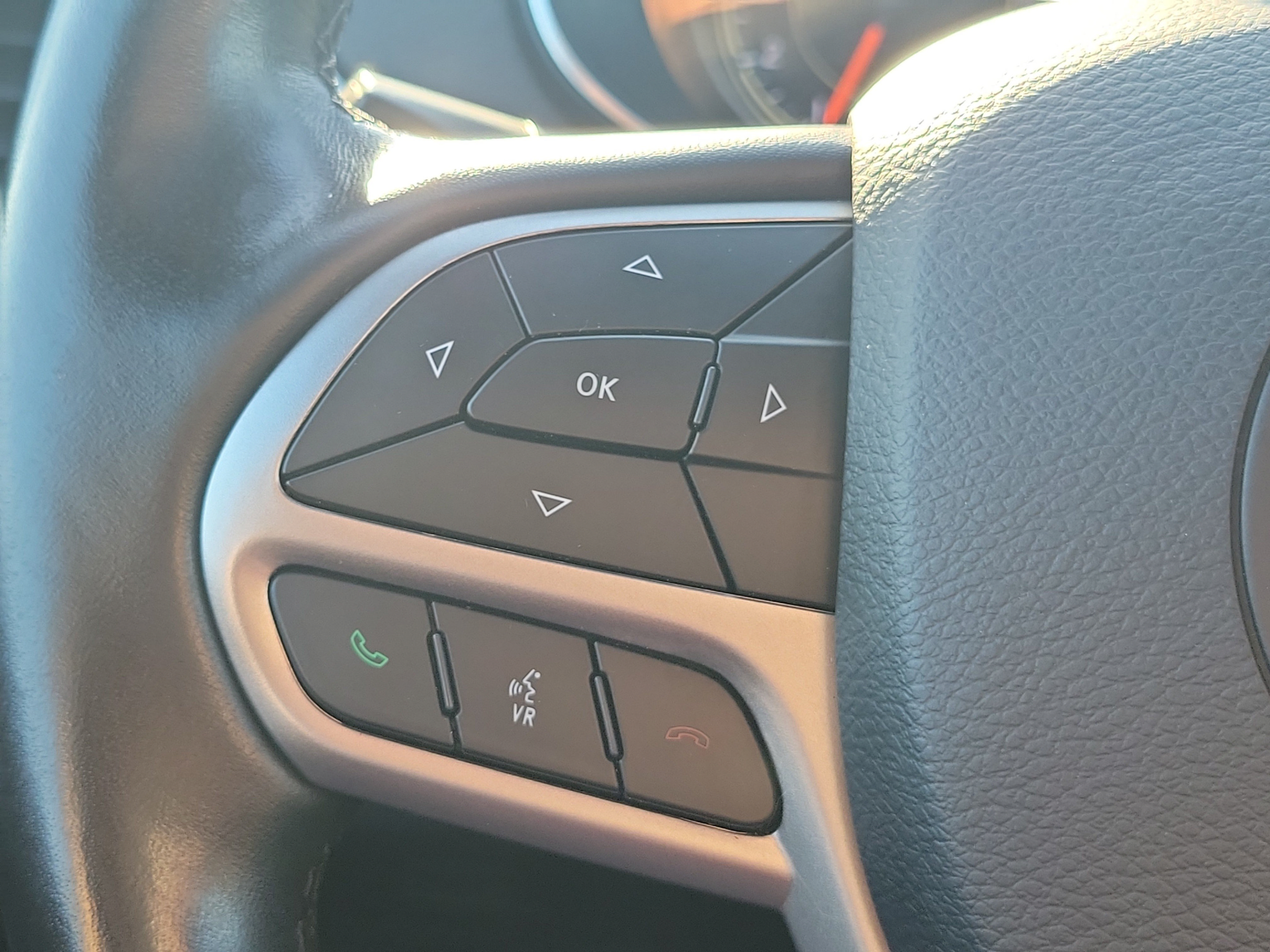 Used 2020 Jeep Cherokee High Altitude AWD/4WD image 25