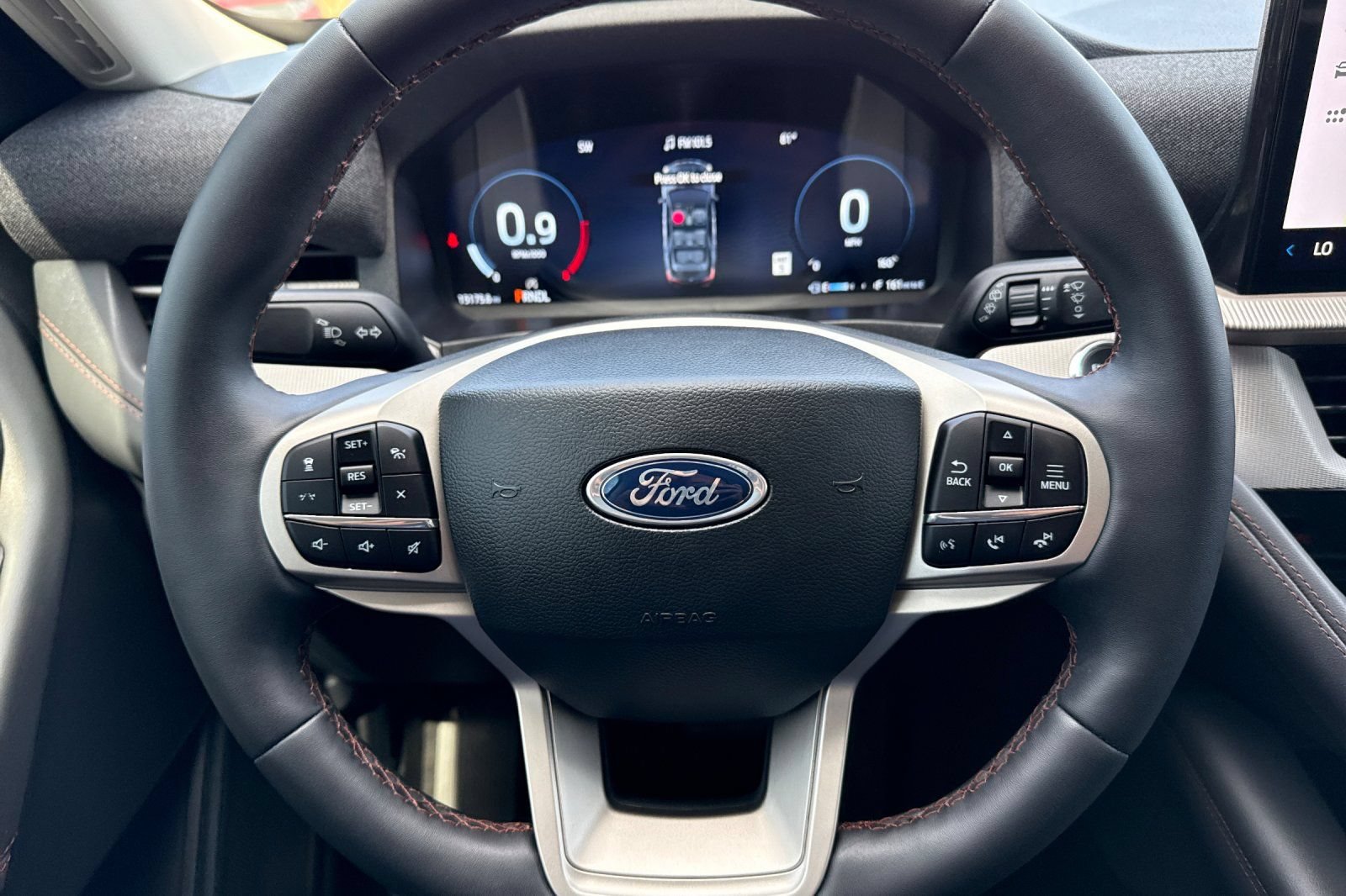 Certified 2025 Ford Explorer Active RWD image 27
