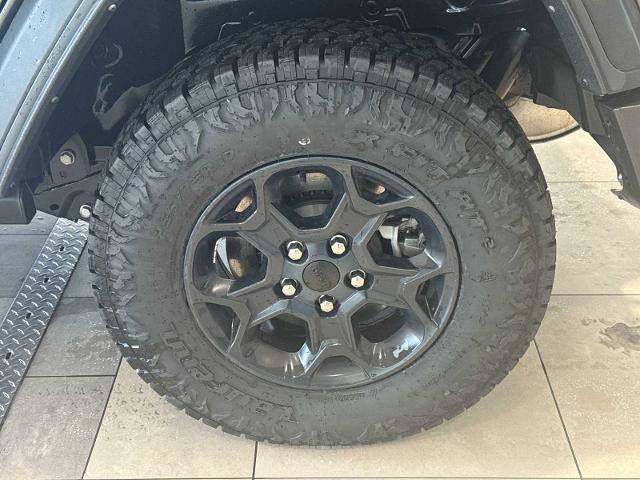 Used 2023 Jeep Wrangler Unlimited w/ Cold Weather Group AWD/4WD image 32