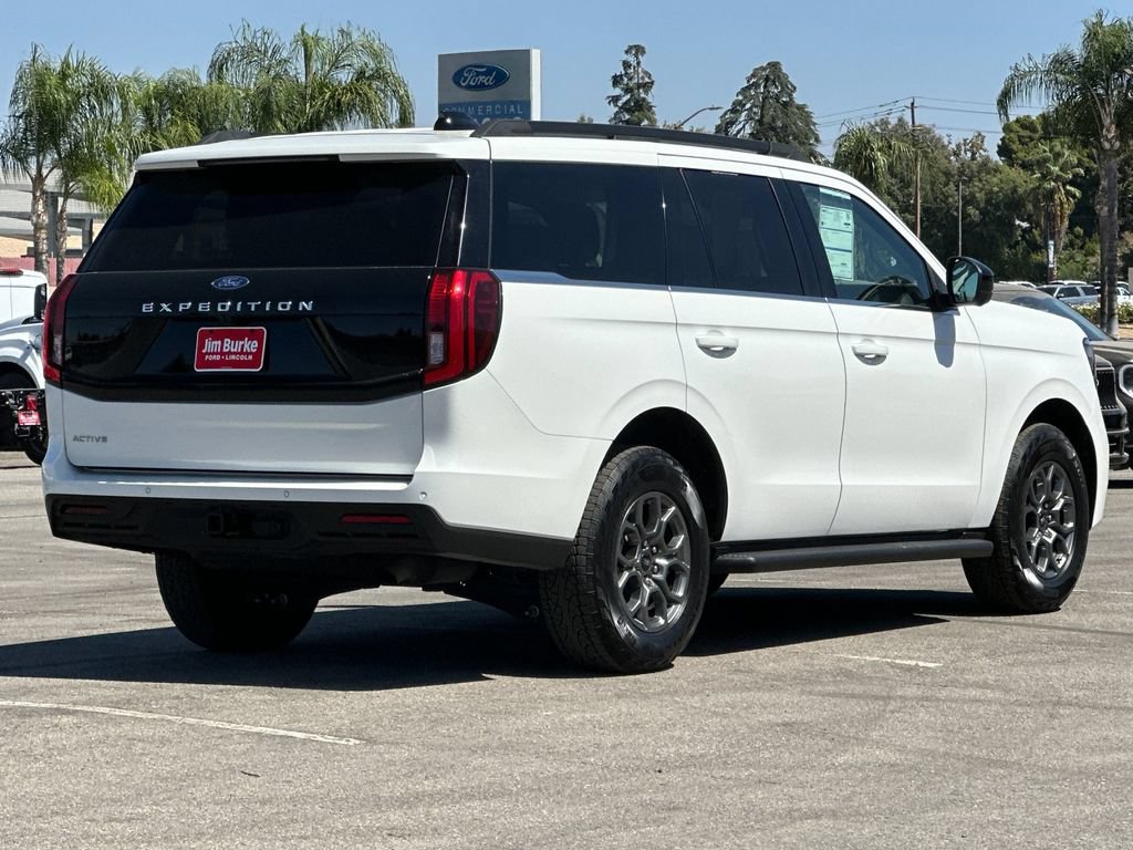 Certified 2025 Ford Expedition Active RWD image 3