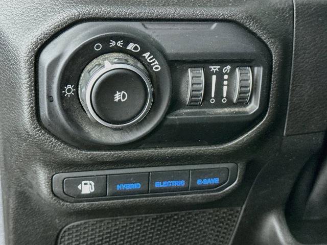 Used 2021 Jeep Wrangler Unlimited Sahara w/ Cold Weather Group AWD/4WD image 10