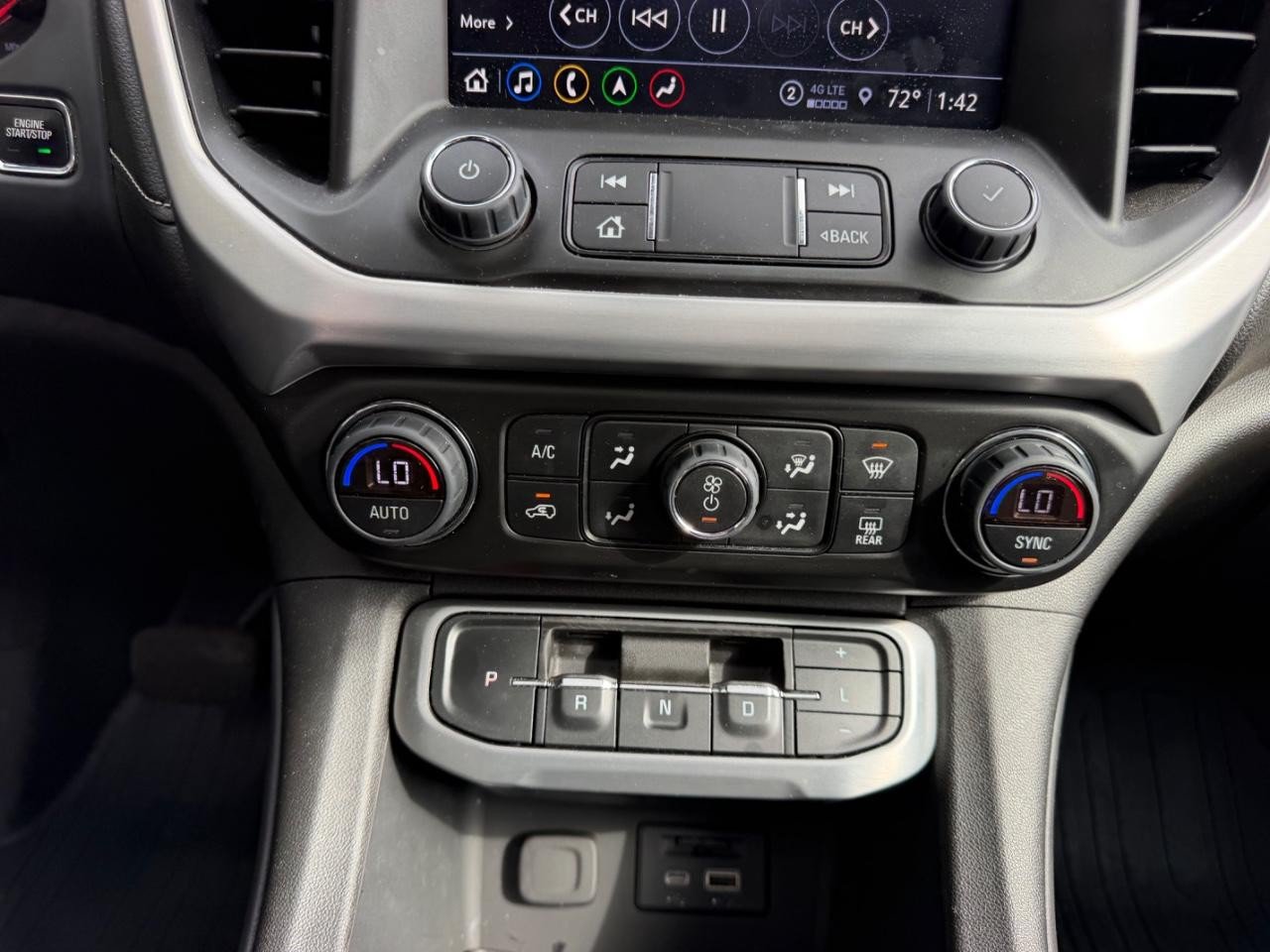 Used 2023 GMC Acadia SLT w/ Elevation Edition AWD/4WD image 19