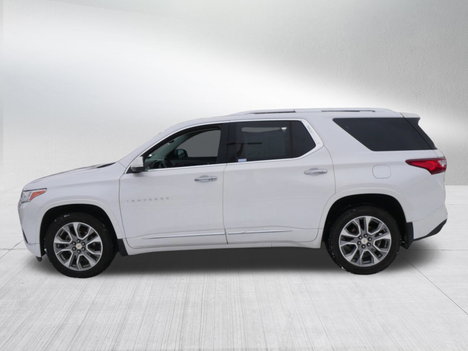 Used 2020 Chevrolet Traverse Premier image 2