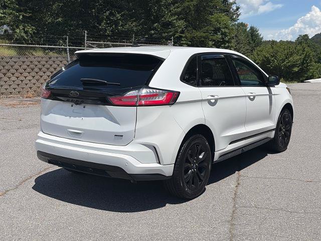 Certified 2023 Ford Edge SE w/ Black Appearance Package AWD/4WD image 3