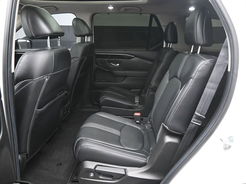 Used 2024 Honda Pilot Touring image 25