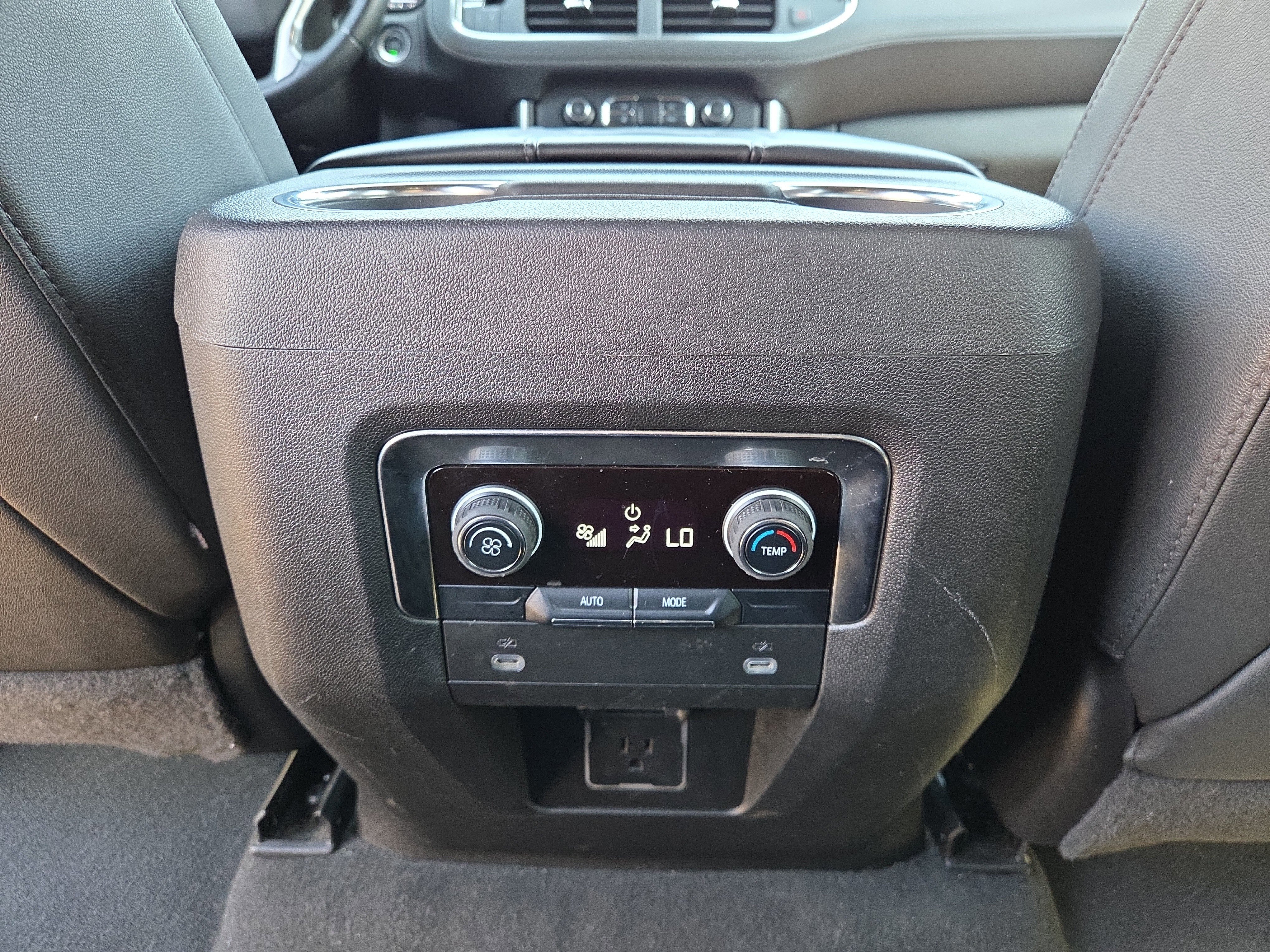 Used 2024 Chevrolet Tahoe LT image 13