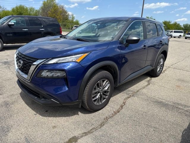 Used 2023 Nissan Rogue S AWD/4WD image 2