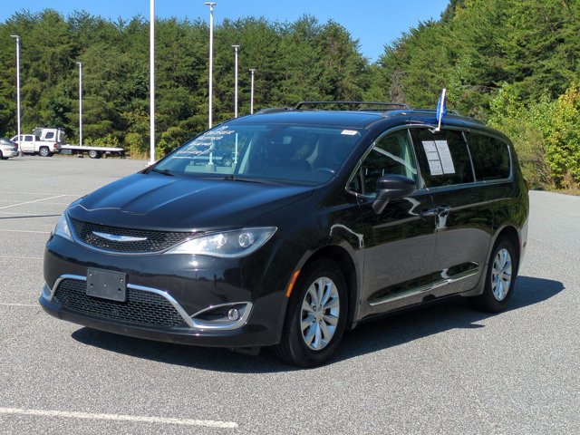 Used 2019 Chrysler Pacifica Touring-L FWD image 8