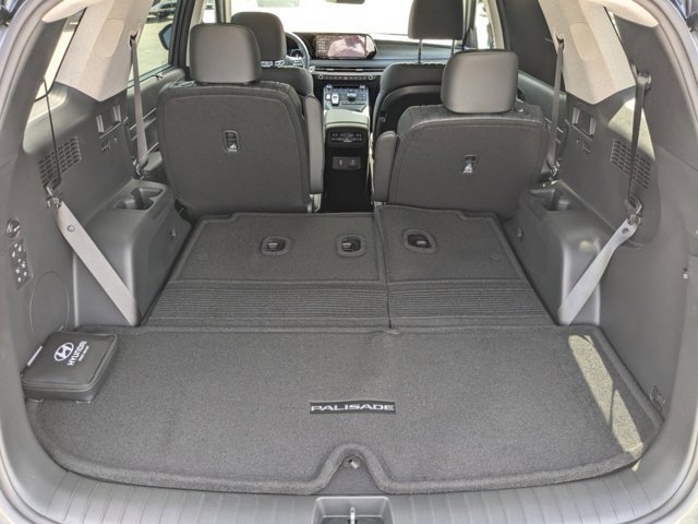 Used 2024 Hyundai Palisade Limited image 18