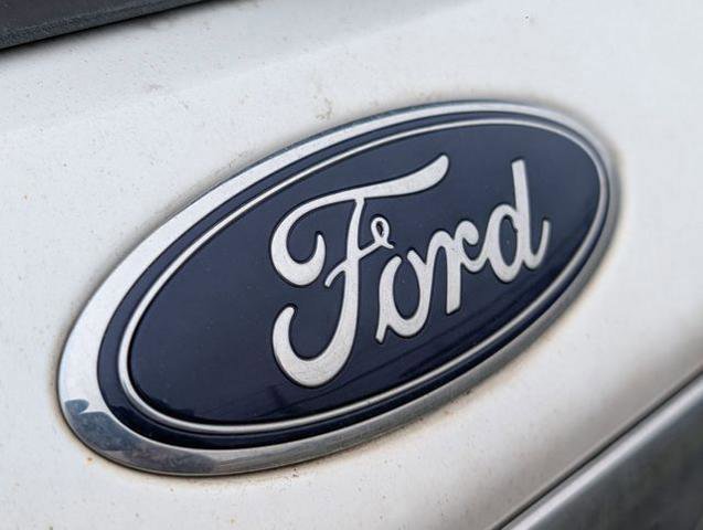 Certified 2022 Ford Explorer Limited w/ Equipment Group 301A image 8