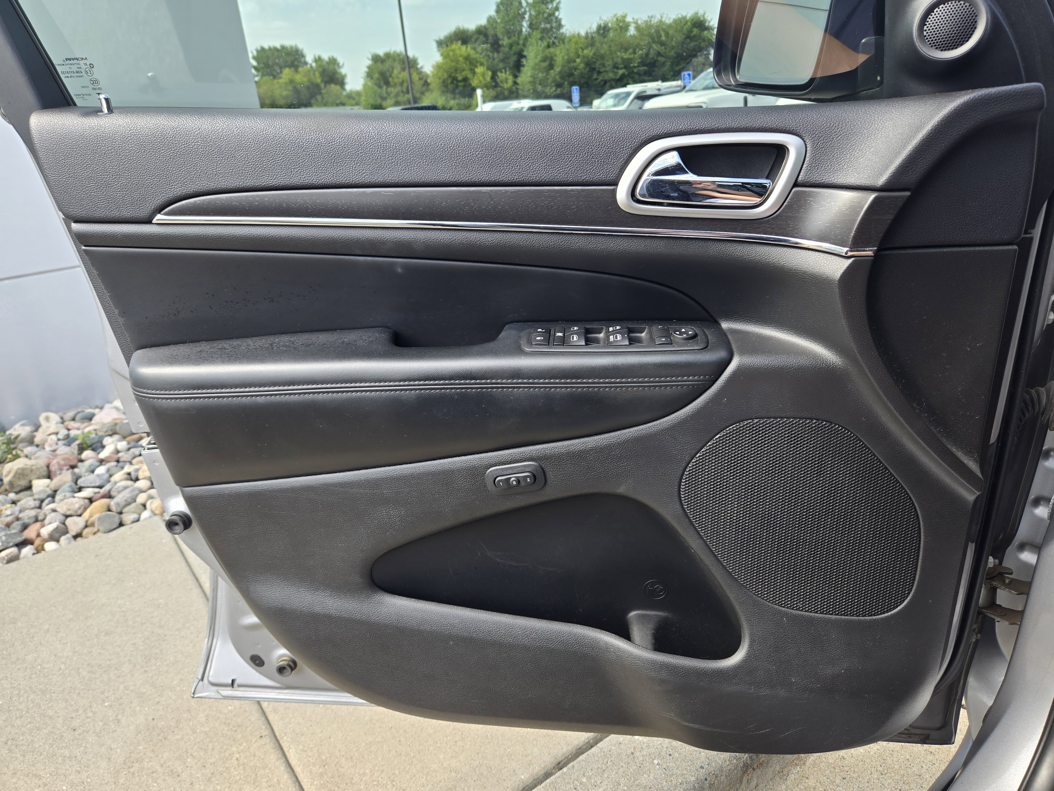 Used 2018 Jeep Grand Cherokee Limited image 21