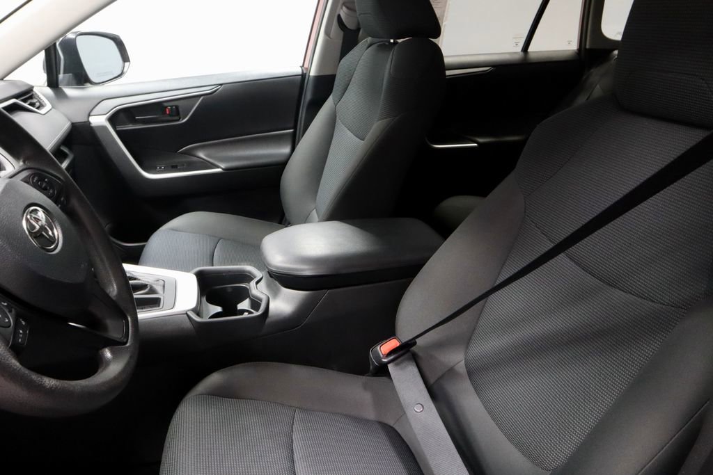 Used 2020 Toyota RAV4 LE w/ Carpet Mat Package FWD image 23
