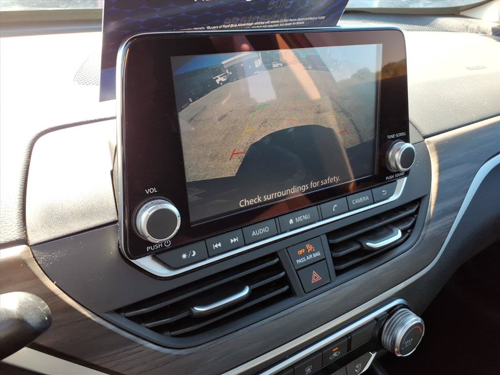 Used 2025 Nissan Altima 2.5 SV FWD image 13