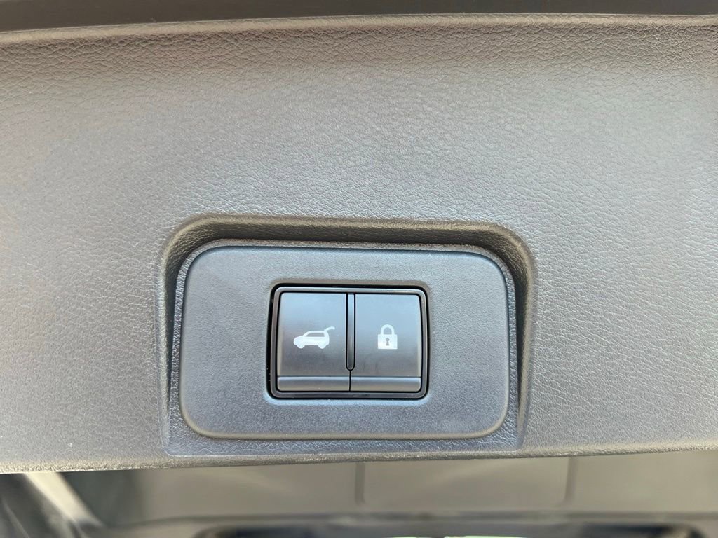Used 2024 Nissan Rogue SV AWD/4WD image 36