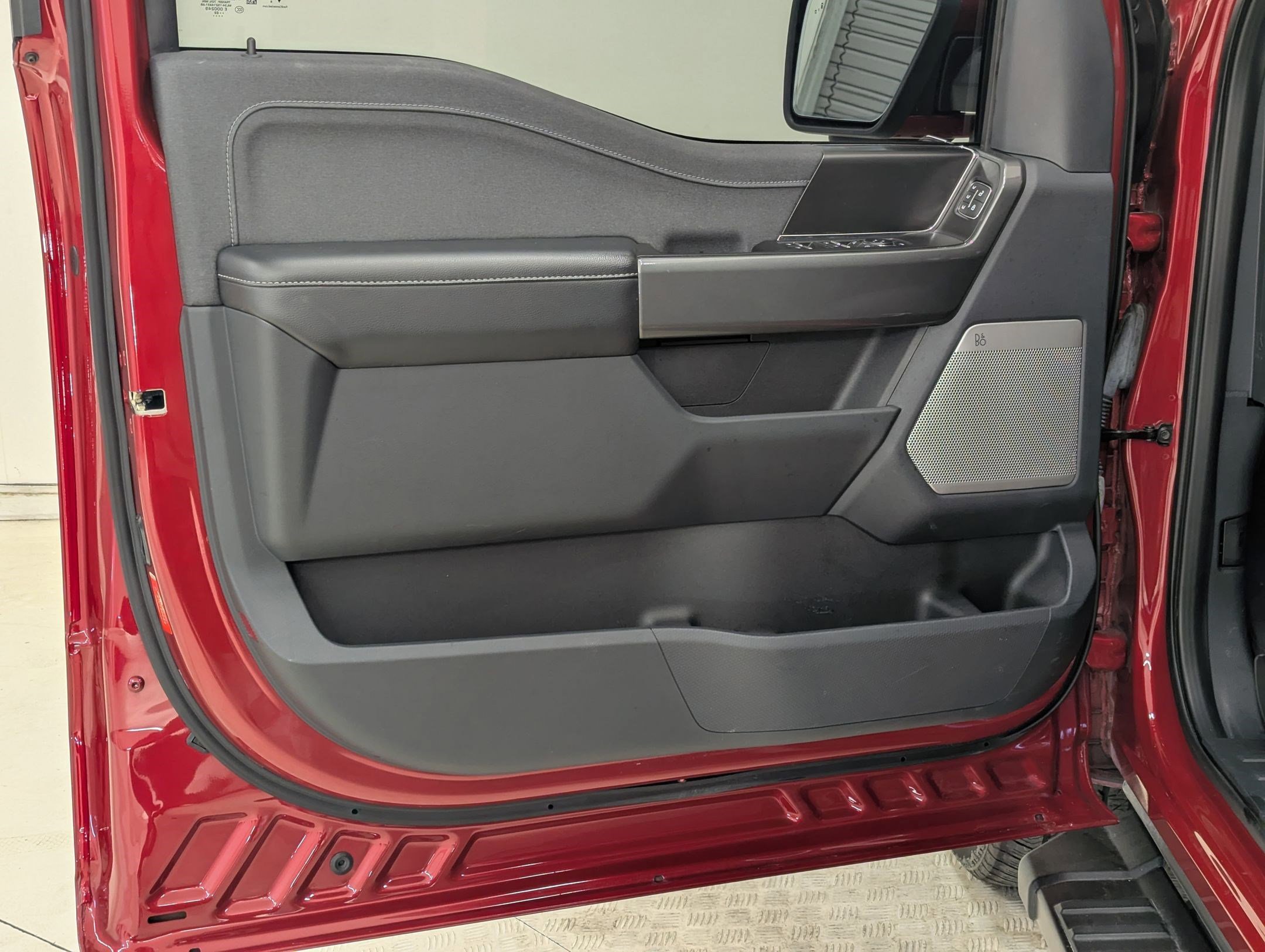 Certified 2022 Ford F150 Lariat w/ Equipment Group 502A High image 20