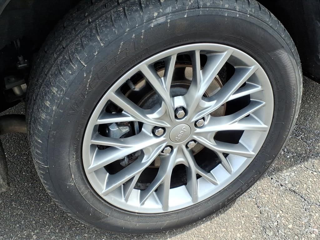 Used 2022 Jeep Grand Cherokee L Summit w/ Luxury Tech Group V image 8