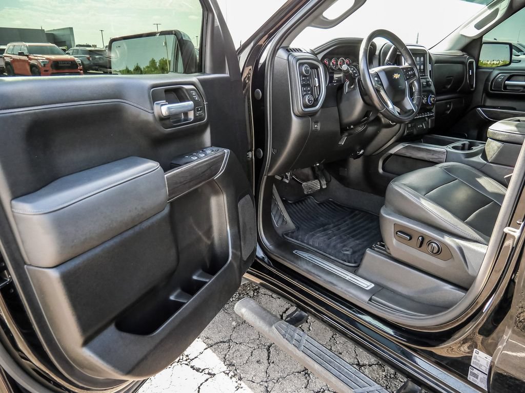 Used 2021 Chevrolet Silverado 1500 LTZ AWD/4WD image 32