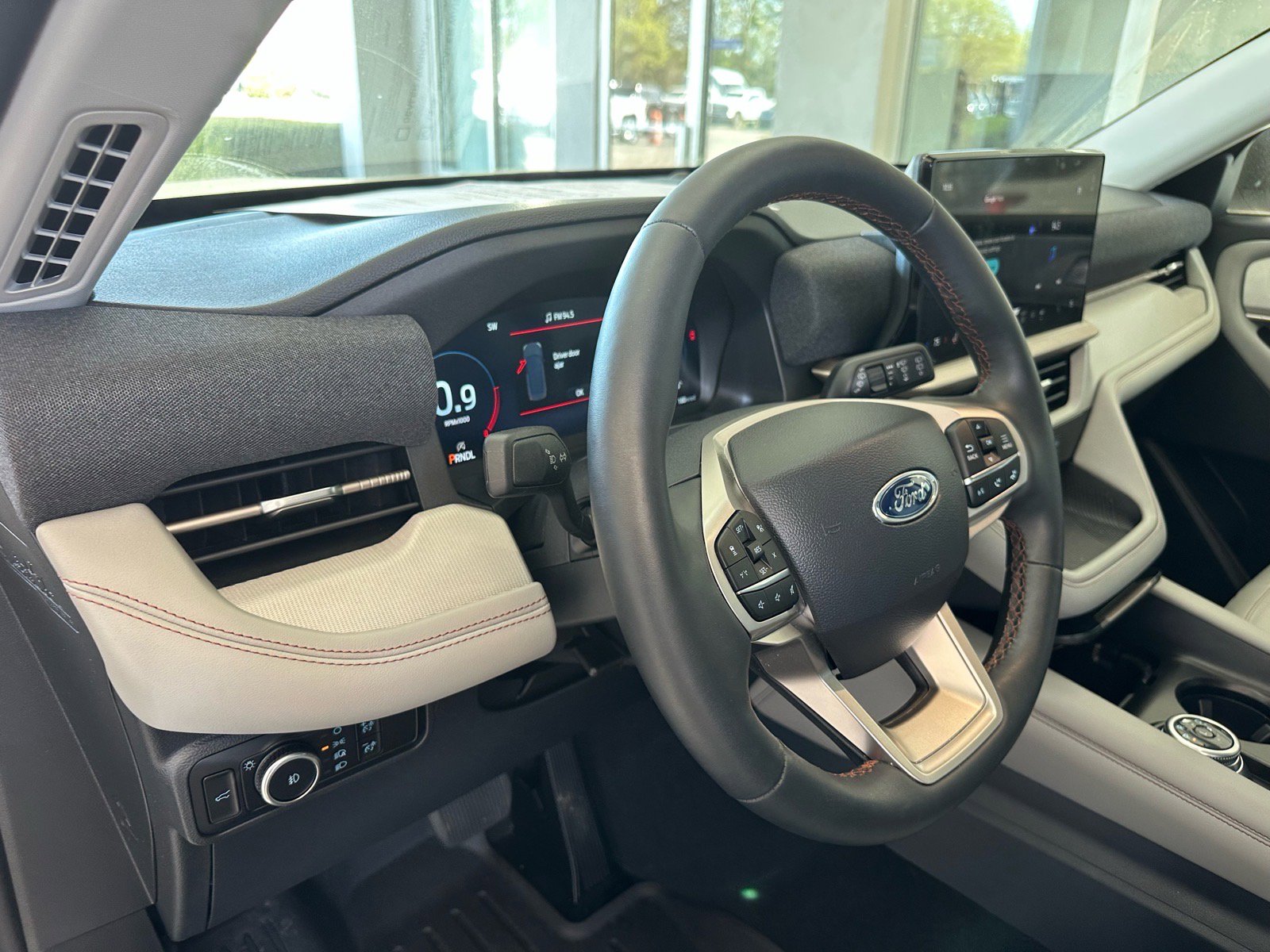 Certified 2025 Ford Explorer Active w/ Active Comfort Package RWD image 18