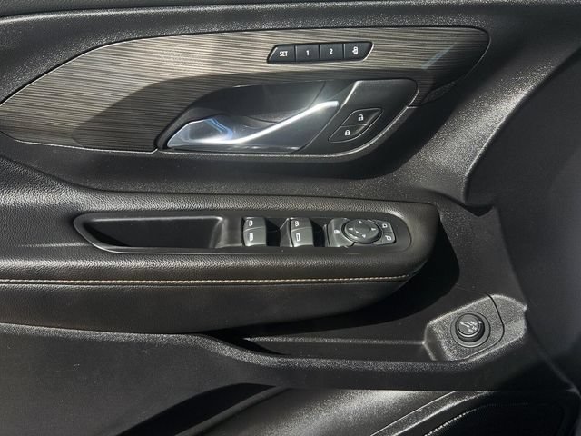 Used 2020 GMC Terrain SLT w/ Preferred Package FWD image 33