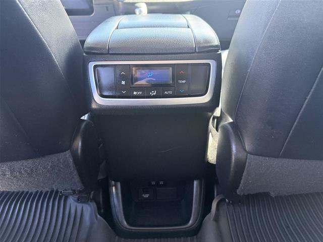 Used 2017 Toyota Highlander XLE AWD/4WD image 21